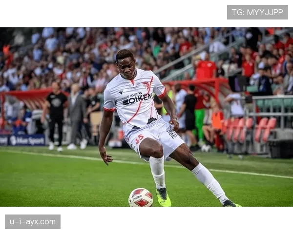 巴洛特利身体对抗成焦点 赛场表现引热议