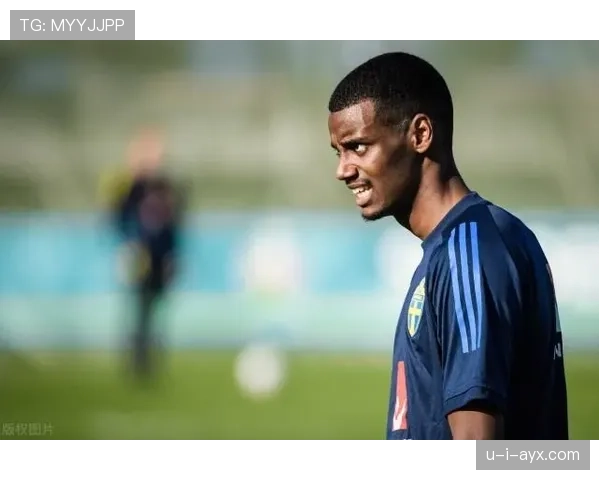 拉莫斯家冰箱里塞满蛋白粉，邻居以为他开健身房